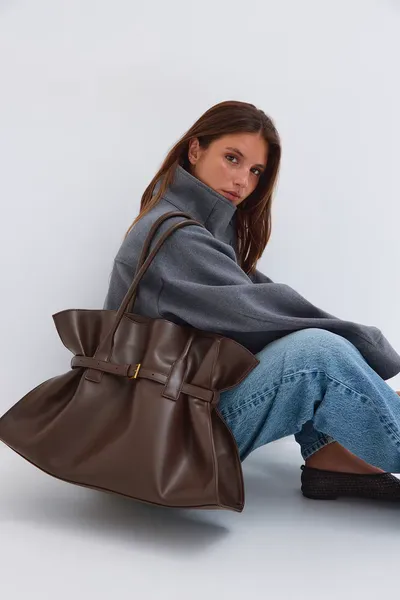 Belted tote bag