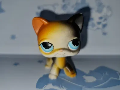 Littlest Pet Shop LPS Shorthair Cat #106 Calico Blue Eyes Orange